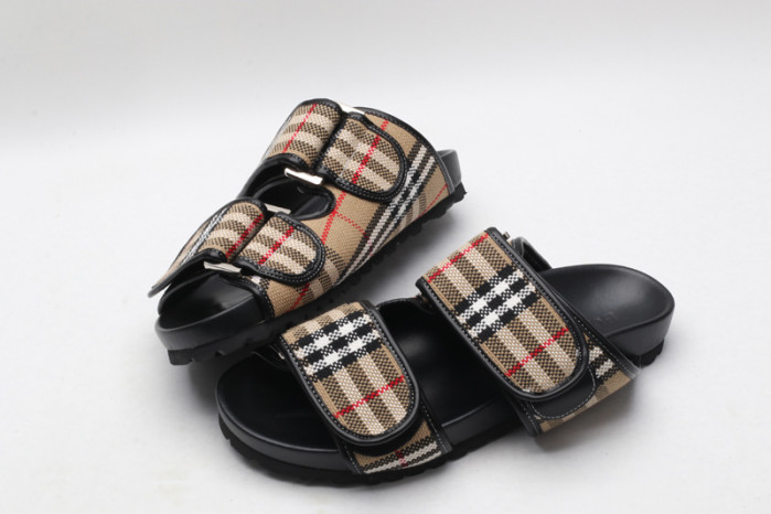 bur_berry slippers