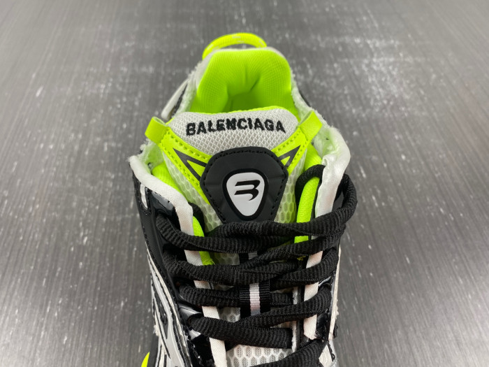 Ba*len*cia*ga -runner