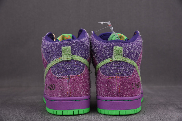 nike sb dunk high 420 skunks cw9971-500